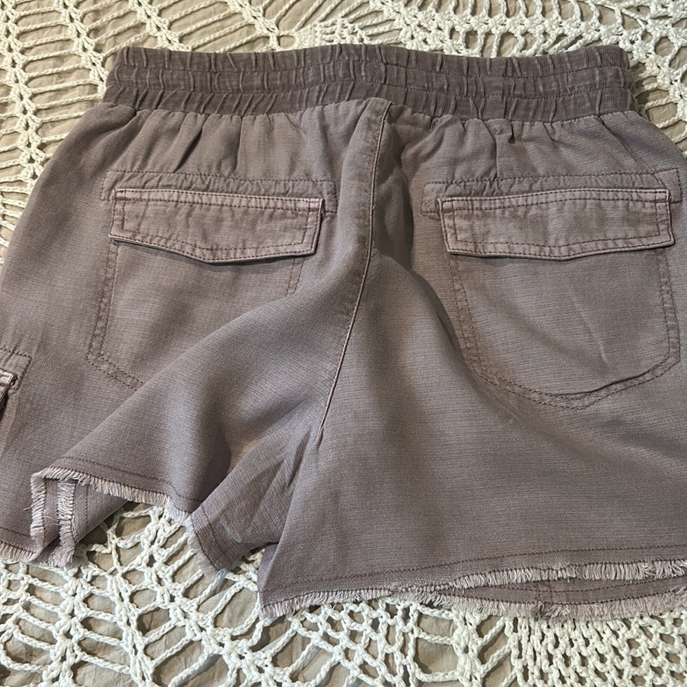 Splendid shorts with pockets and drawstring Size small. - Picture 4 of 4